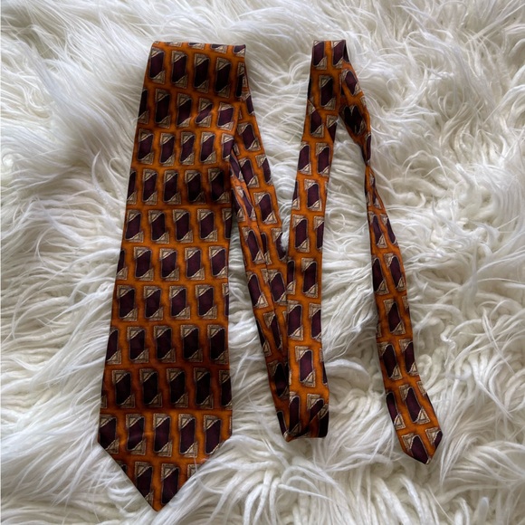 100% Imported Silk Tie by Oscar De La Renta - Picture 9 of 12